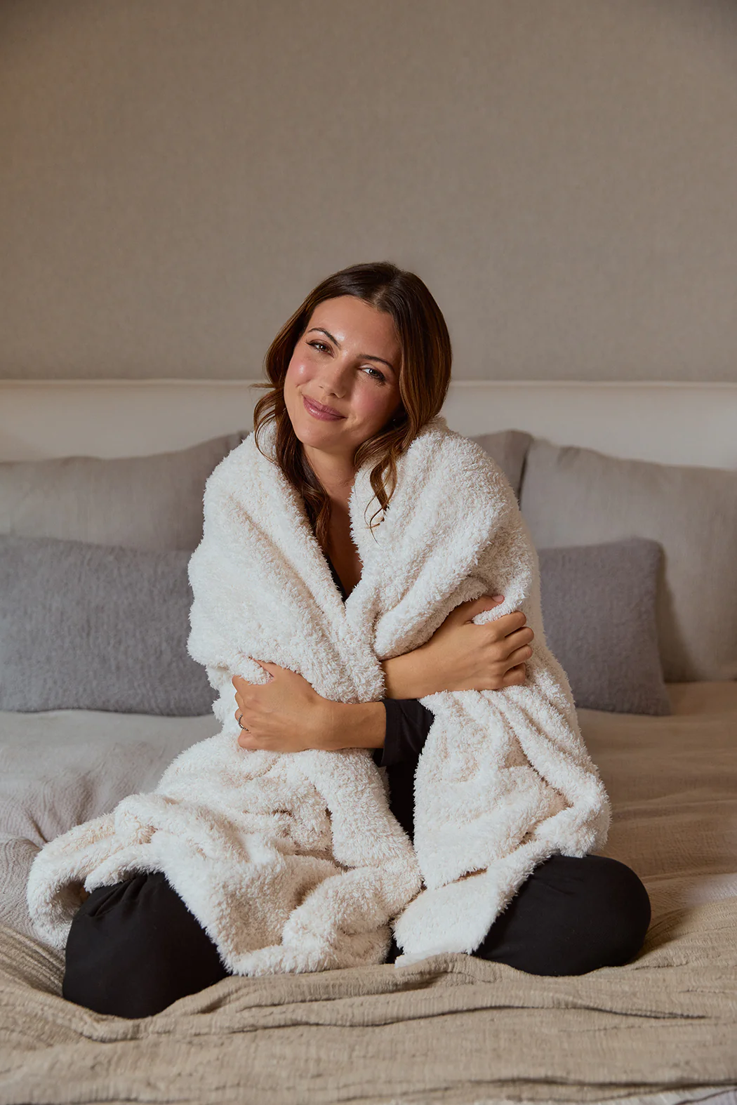 Ultra-Lite Marshmallow 54" x 72" Blanket - Image 4