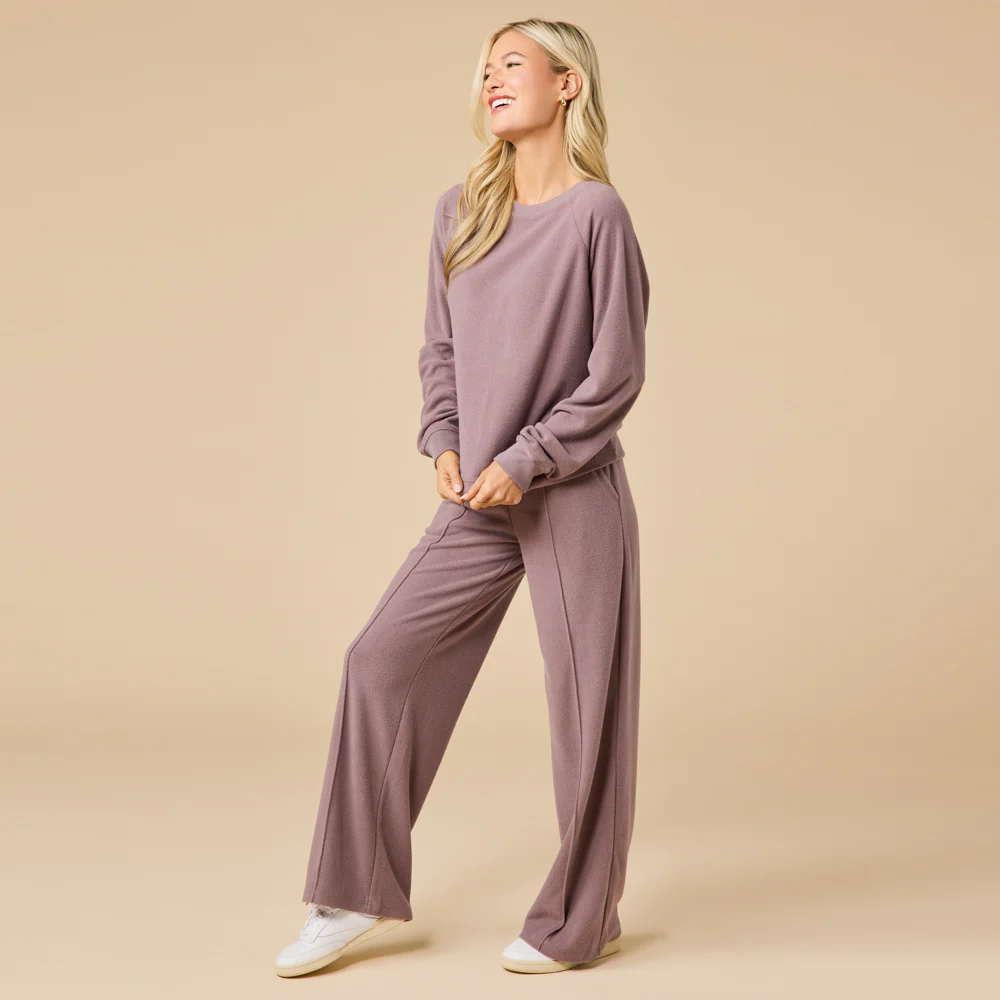 Vintage Velvet Raglan Crew Neck with Pintuck Pant - Image 18